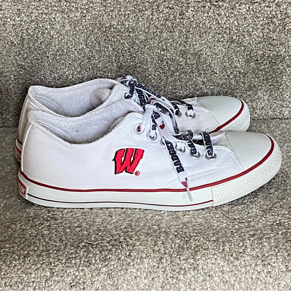 🎉WI BADGERS Canvas Tennis Shoe,Size8 Men’s/10 Women’s FITS SMALL like Wo…